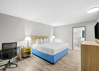 Days Inn by Wyndham Chesapeake hotel thumbnail 8