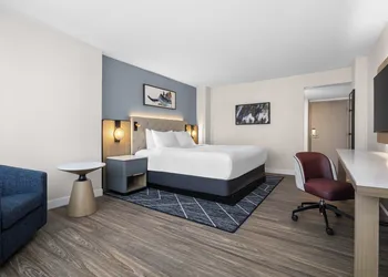 Crowne Plaza Virginia Beach Town Center by IHG hotel thumbnail 5
