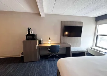 Wingate by Wyndham Waynesboro hotel thumbnail 3