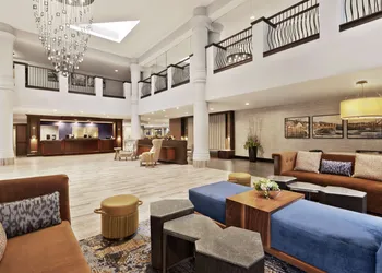 Doubletree by Hilton McLean Tysons hotel thumbnail 2