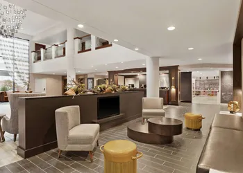 Doubletree by Hilton McLean Tysons hotel thumbnail 4
