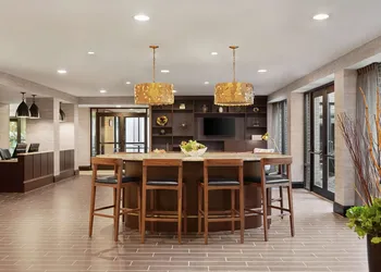 Doubletree by Hilton McLean Tysons hotel thumbnail 5