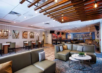 DoubleTree by Hilton Neenah hotel thumbnail 4