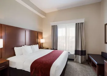 Comfort Suites Suffolk - Chesapeake hotel thumbnail 8