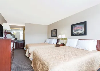 Ramada Limited Norfolk hotel thumbnail 7