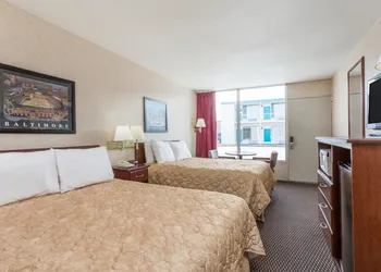 Ramada Limited Norfolk hotel thumbnail 8