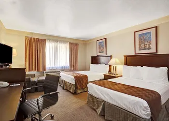 Travelodge by Wyndham Everett City Center hotel thumbnail 6