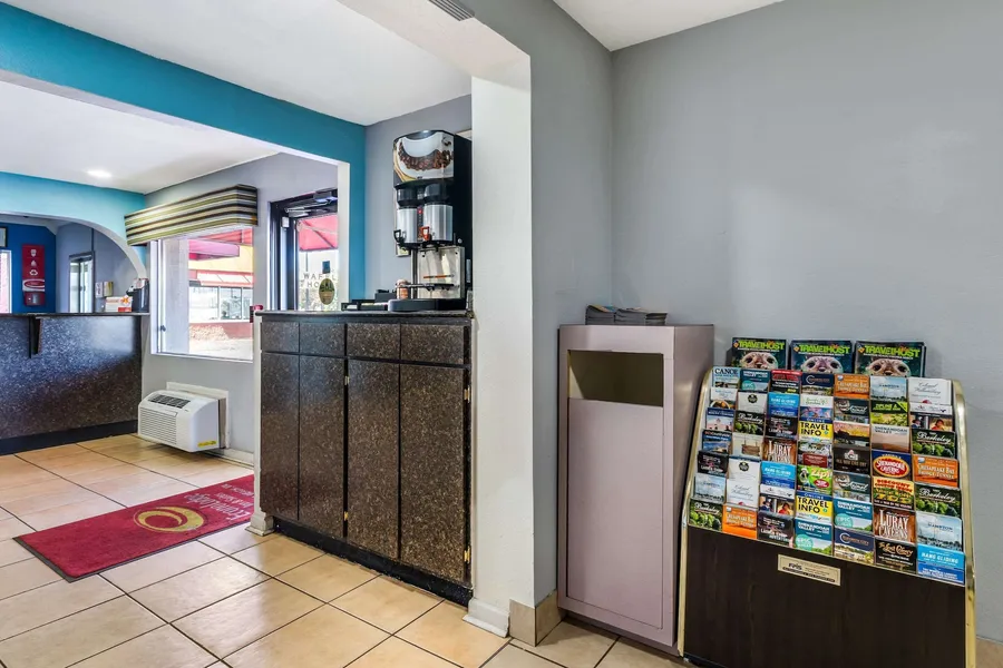 Econo Lodge Inn & Suites Virginia Beach - Norfolk hotel detail image 2