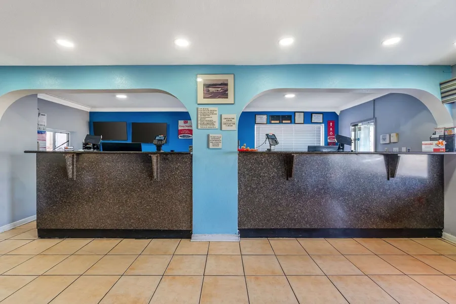 Econo Lodge Inn & Suites Virginia Beach - Norfolk hotel detail image 6