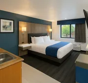 Oyster Bay Inn & Suites hotel detail image 5