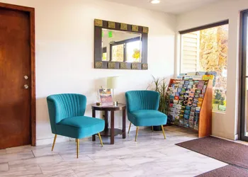 Red Lion Inn & Suites Vancouver hotel thumbnail 4
