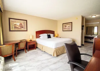 Red Lion Inn & Suites Vancouver hotel thumbnail 8