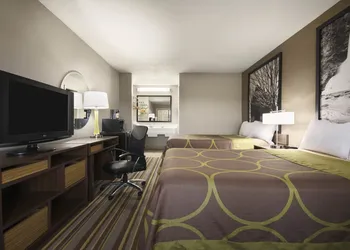 Super 8 by Wyndham Wytheville hotel thumbnail 5