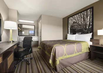 Super 8 by Wyndham Wytheville hotel thumbnail 6
