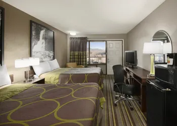 Super 8 by Wyndham Wytheville hotel thumbnail 8