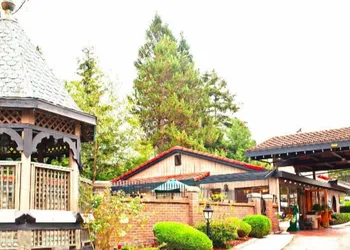 Coachman Inn & Suites hotel thumbnail 3