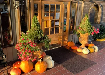 Coachman Inn & Suites hotel thumbnail 6