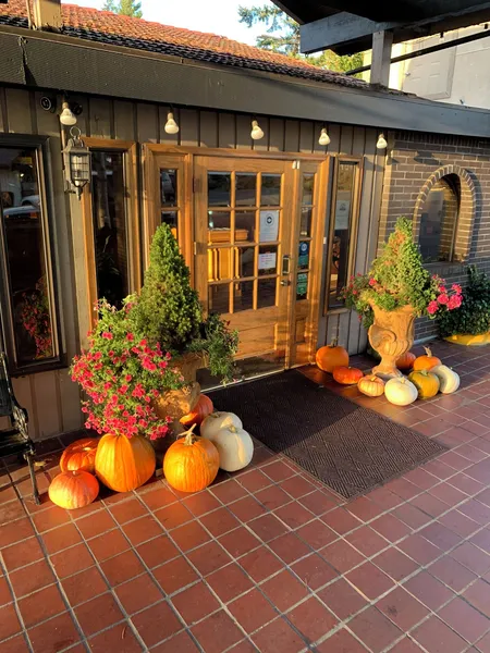 Coachman Inn & Suites hotel detail image 6
