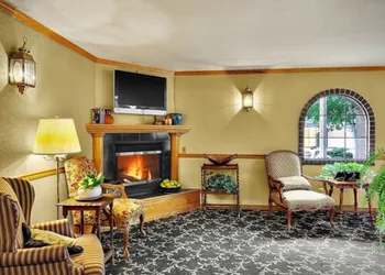 Coachman Inn & Suites hotel thumbnail 7