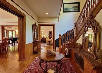 Cecil Bacon Manor hotel thumbnail 5