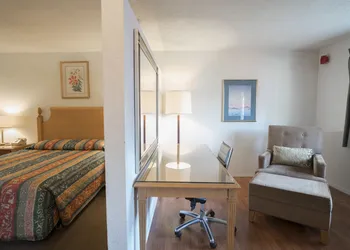 Seatac Inn hotel thumbnail 6