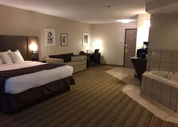Country Inn & Suites by Radisson, Platteville, WI hotel thumbnail 6