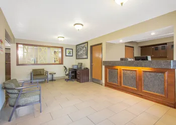 Super 8 by Wyndham Weston WV hotel thumbnail 2