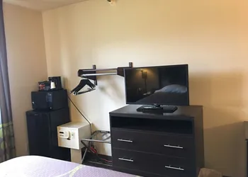 Super 8 by Wyndham Weston WV hotel thumbnail 3