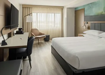 Oshkosh Marriott Waterfront Hotel & Convention Center hotel thumbnail 3