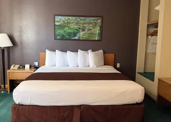 Americas Best Value Inn Torrington hotel thumbnail 7