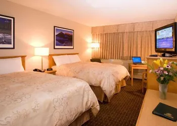 Woodlands Inn & Suites hotel thumbnail 6