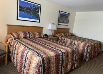 Woodlands Inn & Suites hotel thumbnail 8