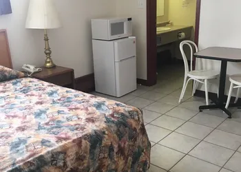 Almada Inn hotel thumbnail 5
