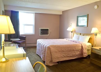 Bluebird Hotel hotel thumbnail 4