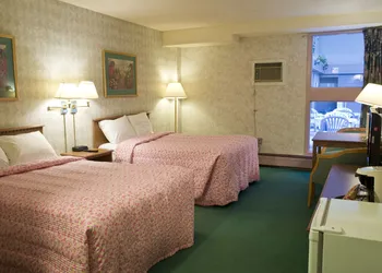 Bluebird Hotel hotel thumbnail 5