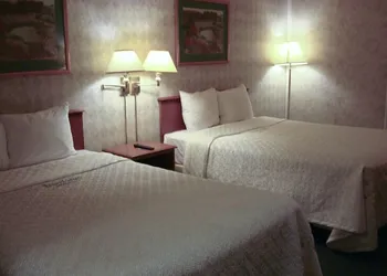 Bluebird Hotel hotel thumbnail 6