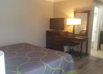 Super 8 by Wyndham Los Angeles-Culver City Area hotel thumbnail 3