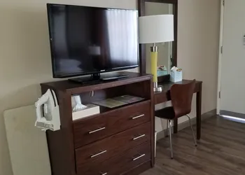 Super 8 by Wyndham Los Angeles-Culver City Area hotel thumbnail 7