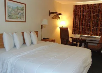 Oceanside Lodge hotel thumbnail 3