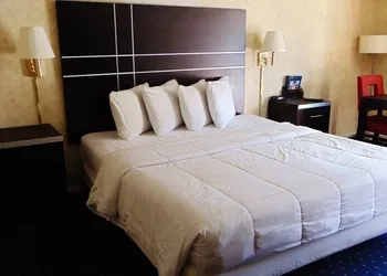 Oceanside Lodge hotel thumbnail 4
