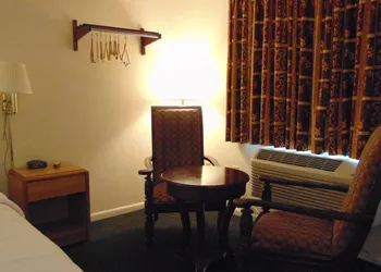 Oceanside Lodge hotel thumbnail 5