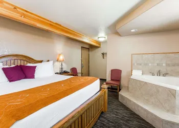 Super 8 by Wyndham Lewistown hotel thumbnail 5