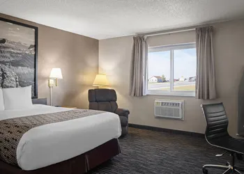 Super 8 by Wyndham Lewistown hotel thumbnail 6