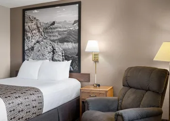 Super 8 by Wyndham Lewistown hotel thumbnail 8