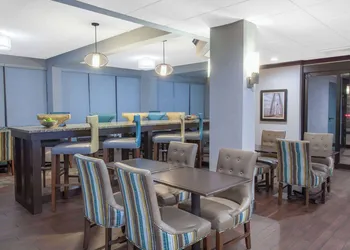 Wingate by Wyndham Charleston Coliseum hotel thumbnail 2