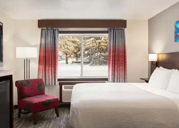 Ramada by Wyndham Richland Center hotel thumbnail 5