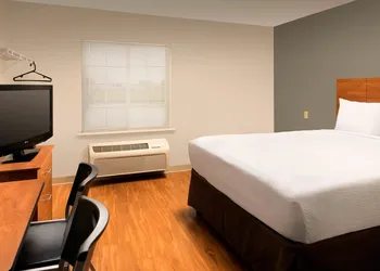 WoodSpring Suites Council Bluffs hotel thumbnail 8