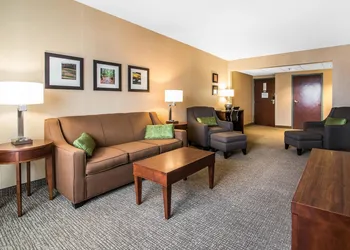 Quality Inn & Suites Towanda hotel thumbnail 4