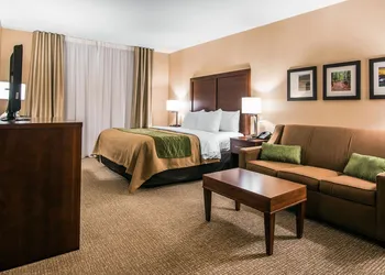 Quality Inn & Suites Towanda hotel thumbnail 8