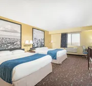 Four Seasons Inn hotel detail image 4